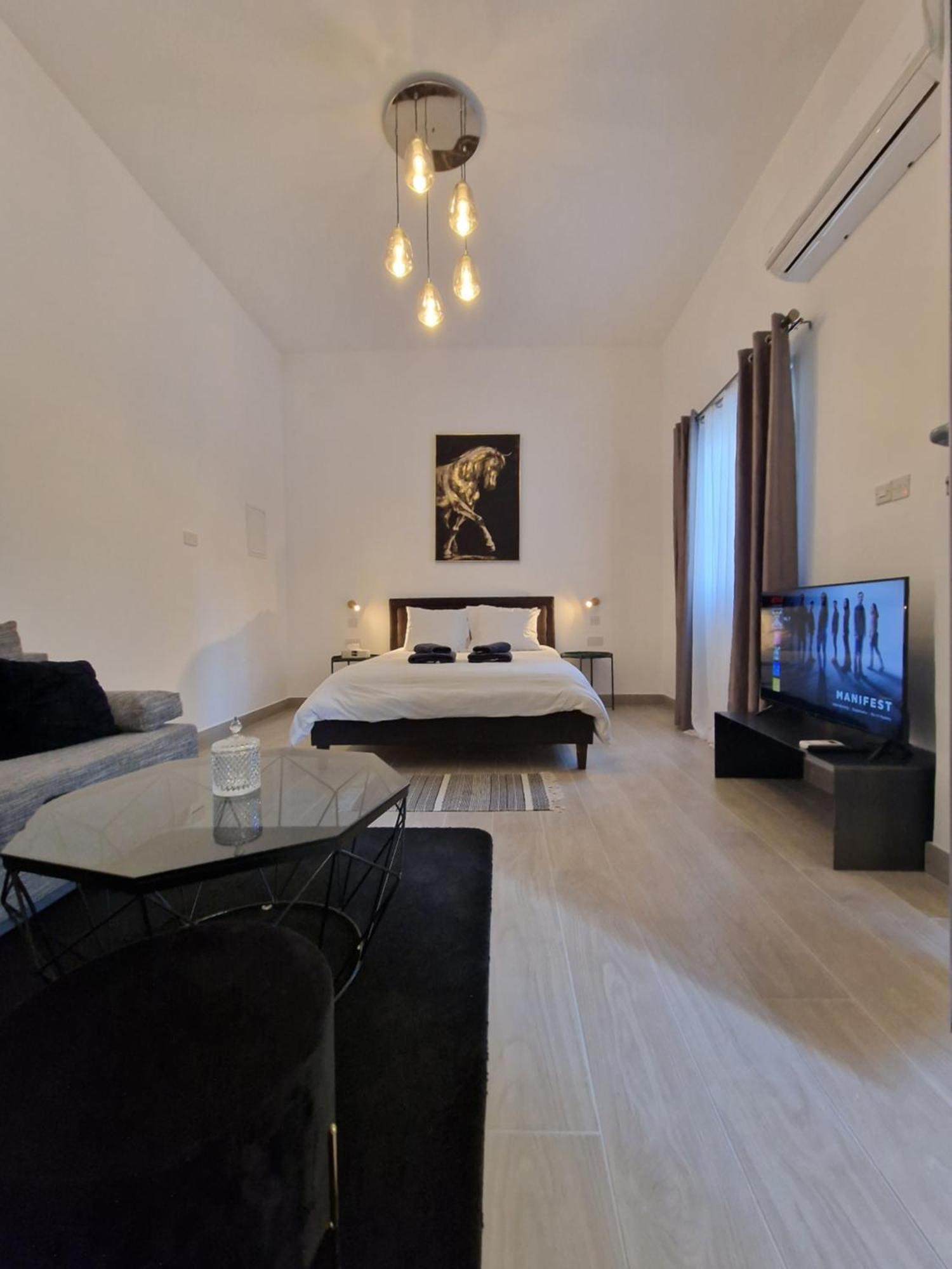 Royal Stay Luxury Homes Пафос Номер фото